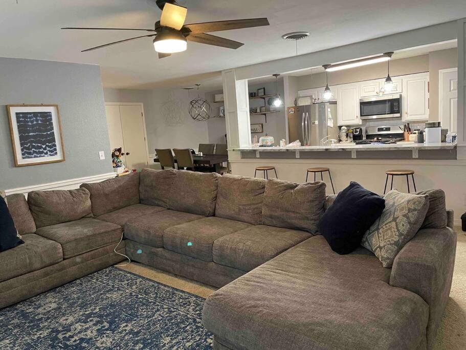 Large Open Space For Family Fun! أماريلو المظهر الخارجي الصورة
